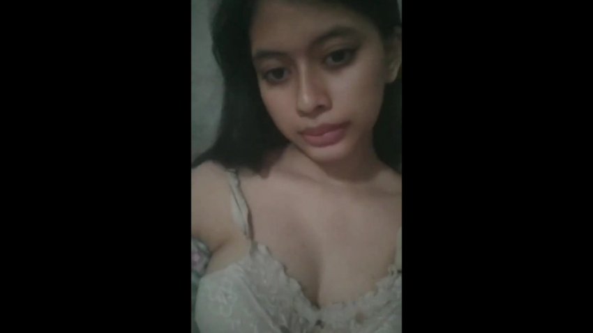 EPORNER.COM - [QAP9lyVxN58] XXX MMS Of Desi Girl Fingering Her Pink Pussy (1080).mp4 - Watch Full Video