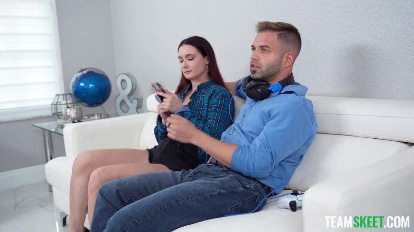 [TeenPies] Violet Spice (Too Straight for my Ex.mkv - Terabox Viral Link